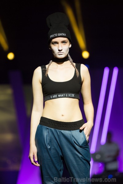 Rīgas modes nedēļa «Riga Fashion Week» kā magnēts pievelk radošu publiku. Foto: Mark Litvyakov/Arkady Gluhih Rīgas modes nedēļa «Riga Fashion Week» kā magnēts pievelk radošu publiku. Foto: Mark Litvyakov/Arkady Gluhih 163929