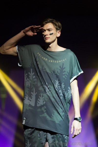 Rīgas modes nedēļa «Riga Fashion Week» kā magnēts pievelk radošu publiku. Foto: Mark Litvyakov/Arkady Gluhih Rīgas modes nedēļa «Riga Fashion Week» kā magnēts pievelk radošu publiku. Foto: Mark Litvyakov/Arkady Gluhih 163936