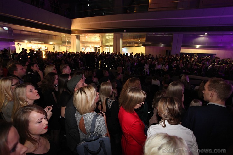 Rīgas modes nedēļa «Riga Fashion Week» kā magnēts pievelk radošu publiku. Foto: Mark Litvyakov/Arkady Gluhih Rīgas modes nedēļa «Riga Fashion Week» kā magnēts pievelk radošu publiku. Foto: Mark Litvyakov/Arkady Gluhih 163947