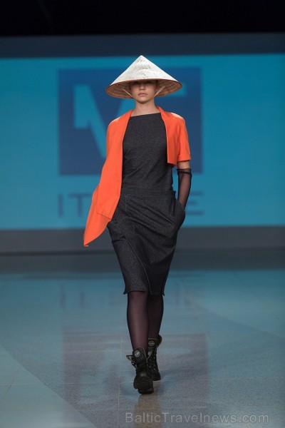 Rīgas modes nedēļa «Riga Fashion Week» kā magnēts pievelk radošu publiku. Foto: Mark Litvyakov/Arkady Gluhih Rīgas modes nedēļa «Riga Fashion Week» kā magnēts pievelk radošu publiku. Foto: Mark Litvyakov/Arkady Gluhih 164117