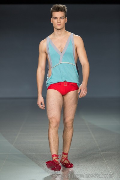 Rīgas modes nedēļa «Riga Fashion Week» kā magnēts pievelk radošu publiku. Foto: Mark Litvyakov/Arkady Gluhih Rīgas modes nedēļa «Riga Fashion Week» kā magnēts pievelk radošu publiku. Foto: Mark Litvyakov/Arkady Gluhih 164134