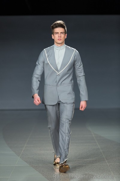 Rīgas modes nedēļa «Riga Fashion Week» kā magnēts pievelk radošu publiku. Foto: Mark Litvyakov/Arkady Gluhih Rīgas modes nedēļa «Riga Fashion Week» kā magnēts pievelk radošu publiku. Foto: Mark Litvyakov/Arkady Gluhih 164136