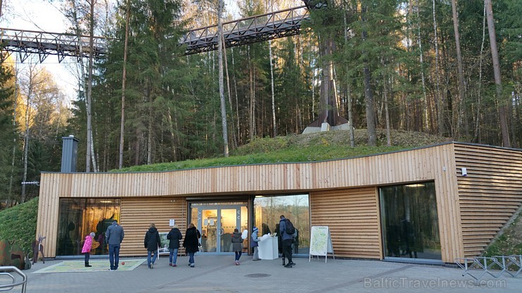 Travelnews.lv sadarbībā ar autonomu Sixt.lv iepazīst Lietuvas koku galotņu taku, kas atrodas 60 km no Paņevežas jeb 10 km no Anīkščai Travelnews.lv sadarbībā ar autonomu Sixt.lv iepazīst Lietuvas koku galotņu taku, kas atrodas 60 km no Paņevežas jeb 10 km no Anīkščai 164077
