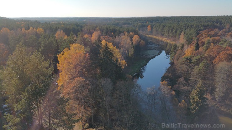 Travelnews.lv sadarbībā ar autonomu Sixt.lv iepazīst Lietuvas koku galotņu taku, kas atrodas 60 km no Paņevežas jeb 10 km no Anīkščai Travelnews.lv sadarbībā ar autonomu Sixt.lv iepazīst Lietuvas koku galotņu taku, kas atrodas 60 km no Paņevežas jeb 10 km no Anīkščai 164095