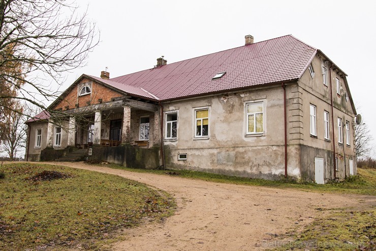 Tagad Lodes muižas kungu māja ar tās apkārtni ir Latvijas Universitātes Ģeogrāfijas un Zemes zinātņu fakultātes lauka stacionārs, kur norisinās lauka Tagad Lodes muižas kungu māja ar tās apkārtni ir Latvijas Universitātes Ģeogrāfijas un Zemes zinātņu fakultātes lauka stacionārs, kur norisinās lauka 164676