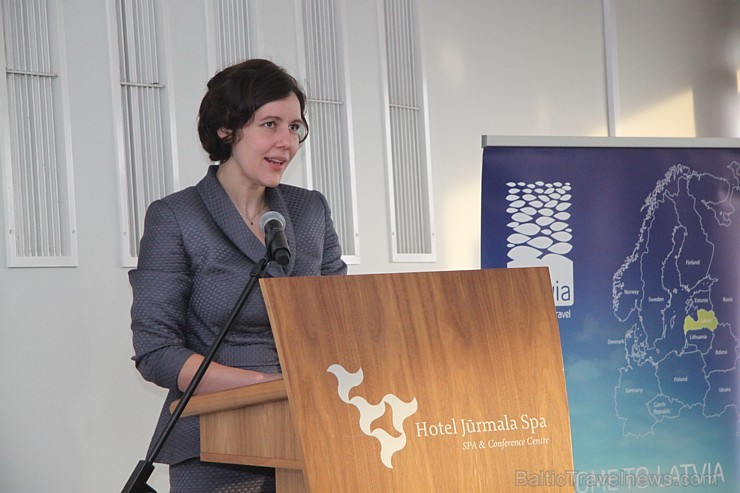 «Latvijas Tūrisma forums 2015» dalībniekus sveic Latvijas ekonomikas ministre Dana Reizniece-Ozola 165796