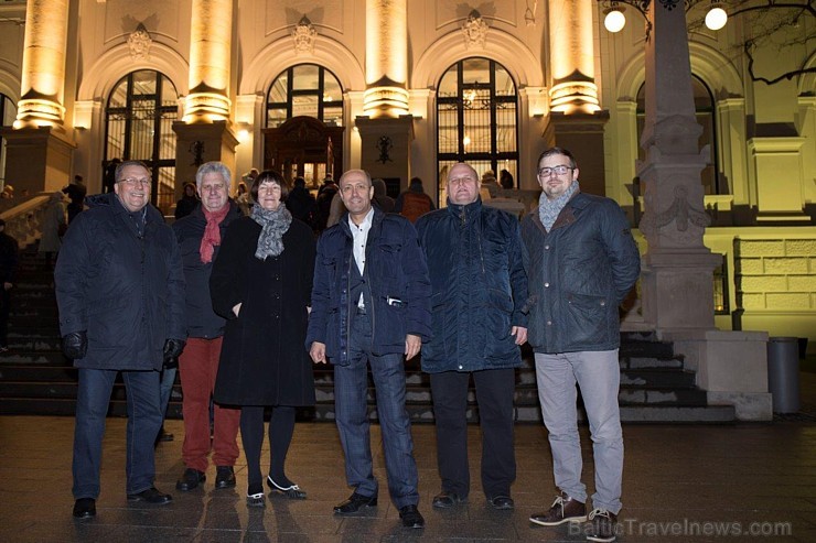 Atvērto durvju dienas no 12. līdz 16. decembrim ir kā Ziemassvētku dāvana Rīgas iedzīvotājiem un pilsētas viesiem. Apmeklētāji ir aicināti iepazīties Atvērto durvju dienas no 12. līdz 16. decembrim ir kā Ziemassvētku dāvana Rīgas iedzīvotājiem un pilsētas viesiem. Apmeklētāji ir aicināti iepazīties 166267