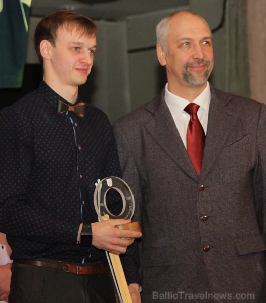 Ogre svinīgā pasākumā nosaka «Ogres novada sporta laureāts 2015» un nominācijā «Labākais sportists» atzīti divi sportisti – Andris Kivlenieks un Raivo Ogre svinīgā pasākumā nosaka «Ogres novada sporta laureāts 2015» un nominācijā «Labākais sportists» atzīti divi sportisti – Andris Kivlenieks un Raivo 167778