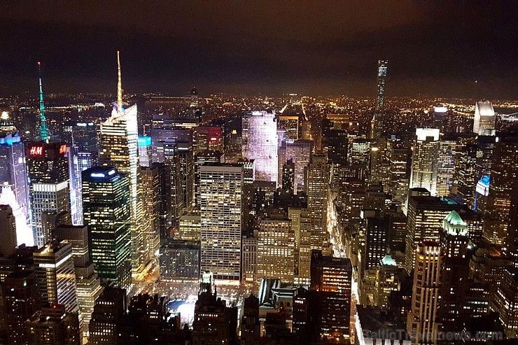 Ņujorka (New York) ir lielākā pilsēta ASV un viena no lielākajām pasaulē. Tā žilbina ar spozmi, mūžīgo kustību un nu jau arī ar latviešu basketbola zv Ņujorka (New York) ir lielākā pilsēta ASV un viena no lielākajām pasaulē. Tā žilbina ar spozmi, mūžīgo kustību un nu jau arī ar latviešu basketbola zv 168225