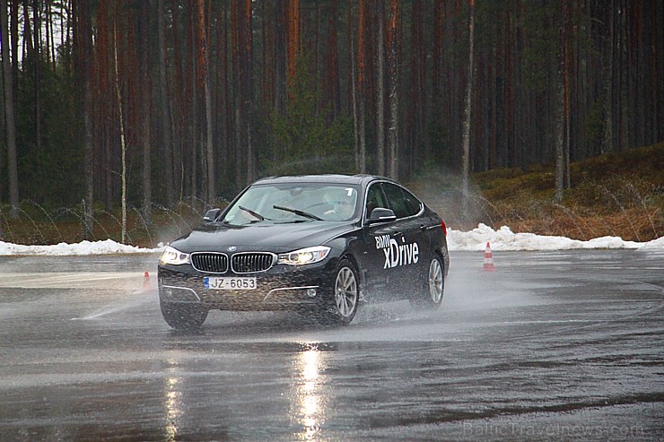 Travelnews.lv 11/02.2016 aktīvi piedalās Inchape BM Auto organizētajā BMW xDrive dienu pasākumā autosporta trasē 333 Travelnews.lv 11/02.2016 aktīvi piedalās Inchape BM Auto organizētajā BMW xDrive dienu pasākumā autosporta trasē 333 169001