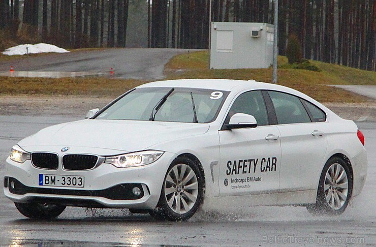 Travelnews.lv 11/02.2016 aktīvi piedalās Inchape BM Auto organizētajā BMW xDrive dienu pasākumā autosporta trasē 333 Travelnews.lv 11/02.2016 aktīvi piedalās Inchape BM Auto organizētajā BMW xDrive dienu pasākumā autosporta trasē 333 169002