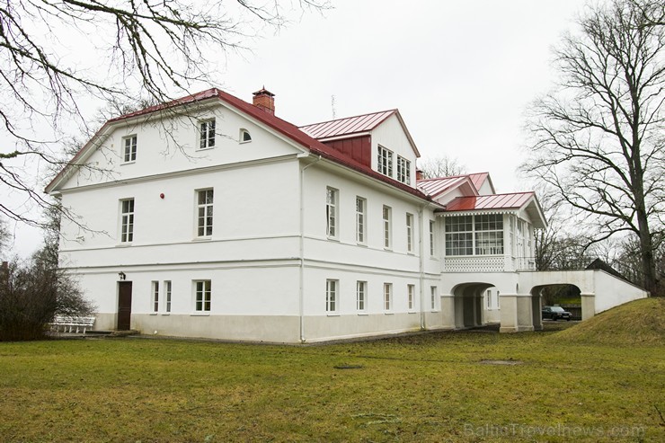 Līdz mūsdienām ir saglabājusies Ērberģes muižas kungu māja, kurā atrodas Mazzalves pamatskola, klēts, vešūzis, smēde, kas kolhoza laikā kalpoja kā min Līdz mūsdienām ir saglabājusies Ērberģes muižas kungu māja, kurā atrodas Mazzalves pamatskola, klēts, vešūzis, smēde, kas kolhoza laikā kalpoja kā min 169046