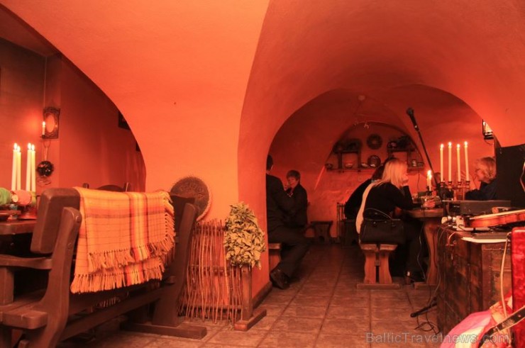 Restorāns «Taverna» atzīmē Valentīndienu ar dzeju un vijoļspēli 169140