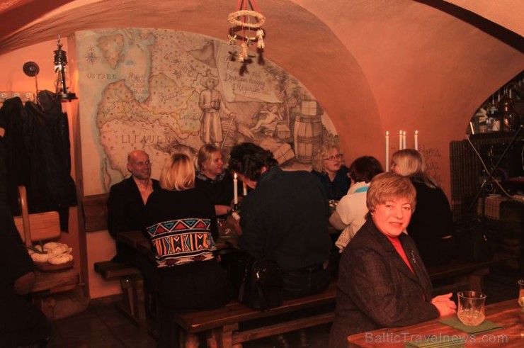 Restorāns «Taverna» atzīmē Valentīndienu ar dzeju un vijoļspēli 169148
