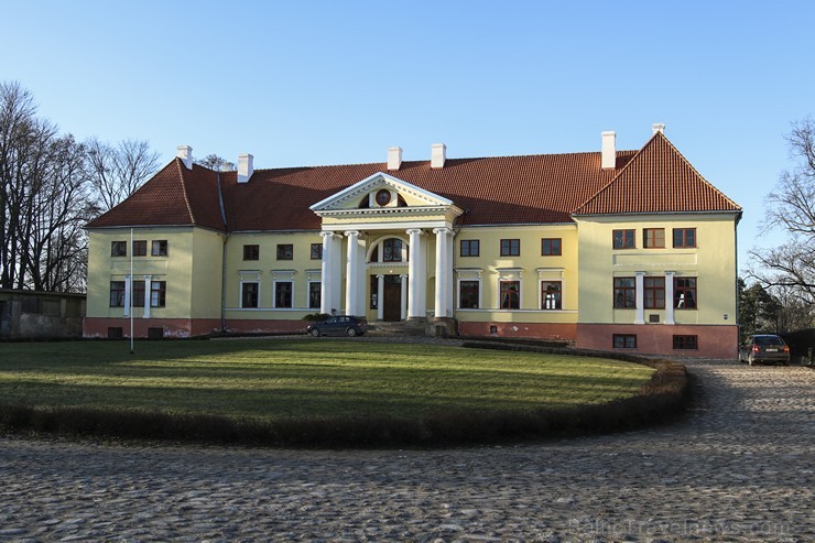 Durbes pils ir viena no Kurzemes klasicisma arhitektūras pērlēm 169400