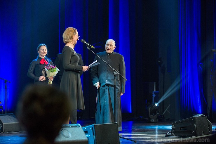 Ar burvīgu svētku sajūtu 28.02.2016 Latgales vēstniecībā GORS tiek pasniegtas «BOŅUKS 2015» balvas Latgales cilvēkiem. FOTO: Gors Ar burvīgu svētku sajūtu 28.02.2016 Latgales vēstniecībā GORS tiek pasniegtas «BOŅUKS 2015» balvas Latgales cilvēkiem. FOTO: Gors 169739