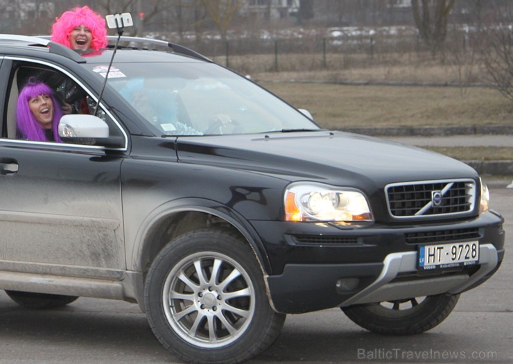Populārais «Sieviešu dienas rallijs 2016» pulcē 5.03.2016 divās Latvijas starta pilsētās - Dobelē un Valmierā rekordlielu dalībnieču skaitu Populārais «Sieviešu dienas rallijs 2016» pulcē 5.03.2016 divās Latvijas starta pilsētās - Dobelē un Valmierā rekordlielu dalībnieču skaitu 169968