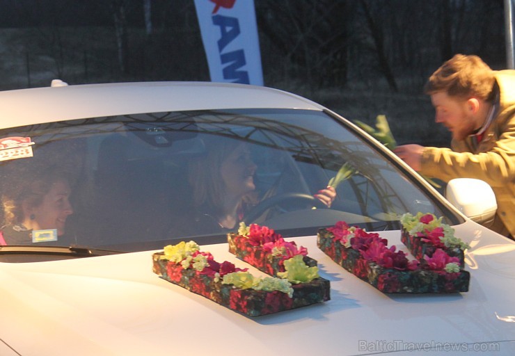 Populārais «Sieviešu dienas rallijs 2016» pulcē 5.03.2016 divās Latvijas starta pilsētās - Dobelē un Valmierā rekordlielu dalībnieču skaitu Populārais «Sieviešu dienas rallijs 2016» pulcē 5.03.2016 divās Latvijas starta pilsētās - Dobelē un Valmierā rekordlielu dalībnieču skaitu 169971