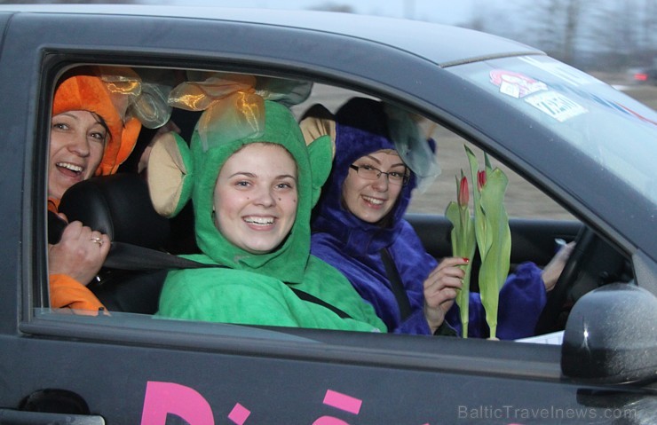 Populārais «Sieviešu dienas rallijs 2016» pulcē 5.03.2016 divās Latvijas starta pilsētās - Dobelē un Valmierā rekordlielu dalībnieču skaitu Populārais «Sieviešu dienas rallijs 2016» pulcē 5.03.2016 divās Latvijas starta pilsētās - Dobelē un Valmierā rekordlielu dalībnieču skaitu 169977