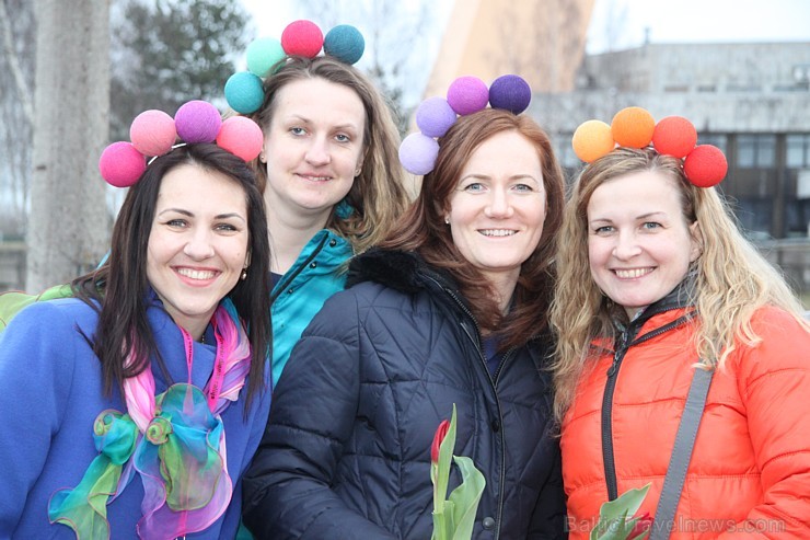 Populārais «Sieviešu dienas rallijs 2016» pulcē 5.03.2016 divās Latvijas starta pilsētās - Dobelē un Valmierā rekordlielu dalībnieču skaitu Populārais «Sieviešu dienas rallijs 2016» pulcē 5.03.2016 divās Latvijas starta pilsētās - Dobelē un Valmierā rekordlielu dalībnieču skaitu 169987