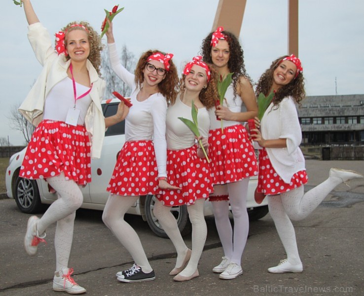 Populārais «Sieviešu dienas rallijs 2016» pulcē 5.03.2016 divās Latvijas starta pilsētās - Dobelē un Valmierā rekordlielu dalībnieču skaitu Populārais «Sieviešu dienas rallijs 2016» pulcē 5.03.2016 divās Latvijas starta pilsētās - Dobelē un Valmierā rekordlielu dalībnieču skaitu 169989
