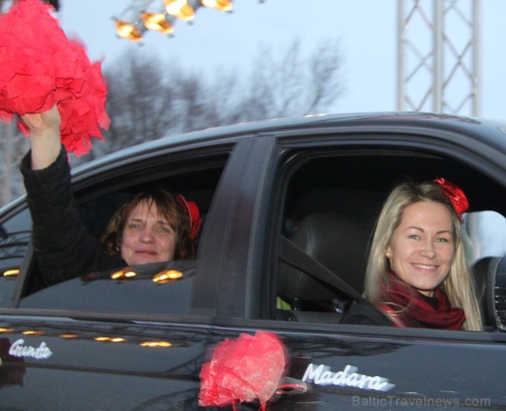 Populārais «Sieviešu dienas rallijs 2016» pulcē 5.03.2016 divās Latvijas starta pilsētās - Dobelē un Valmierā rekordlielu dalībnieču skaitu Populārais «Sieviešu dienas rallijs 2016» pulcē 5.03.2016 divās Latvijas starta pilsētās - Dobelē un Valmierā rekordlielu dalībnieču skaitu 170001