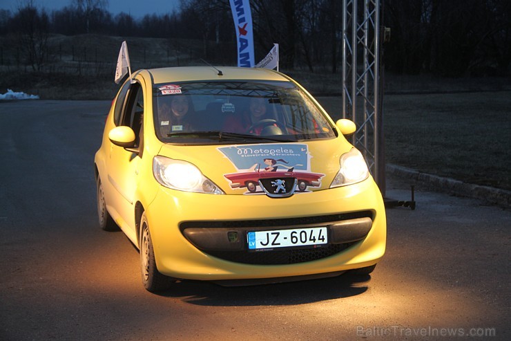 Populārais «Sieviešu dienas rallijs 2016» pulcē 5.03.2016 divās Latvijas starta pilsētās - Dobelē un Valmierā rekordlielu dalībnieču skaitu Populārais «Sieviešu dienas rallijs 2016» pulcē 5.03.2016 divās Latvijas starta pilsētās - Dobelē un Valmierā rekordlielu dalībnieču skaitu 170002