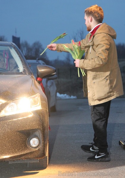 Populārais «Sieviešu dienas rallijs 2016» pulcē 5.03.2016 divās Latvijas starta pilsētās - Dobelē un Valmierā rekordlielu dalībnieču skaitu Populārais «Sieviešu dienas rallijs 2016» pulcē 5.03.2016 divās Latvijas starta pilsētās - Dobelē un Valmierā rekordlielu dalībnieču skaitu 170018