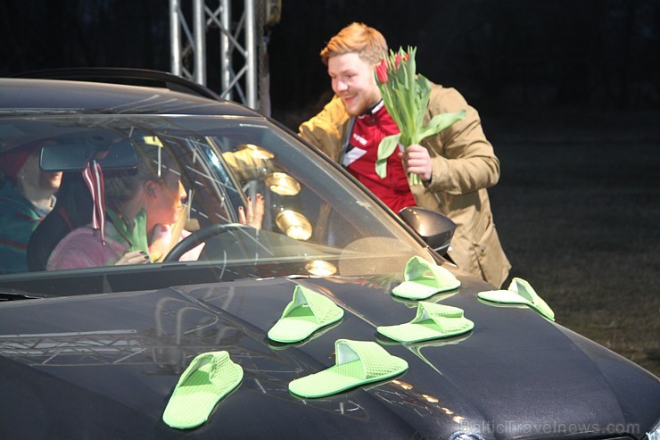 Populārais «Sieviešu dienas rallijs 2016» pulcē 5.03.2016 divās Latvijas starta pilsētās - Dobelē un Valmierā rekordlielu dalībnieču skaitu Populārais «Sieviešu dienas rallijs 2016» pulcē 5.03.2016 divās Latvijas starta pilsētās - Dobelē un Valmierā rekordlielu dalībnieču skaitu 170019
