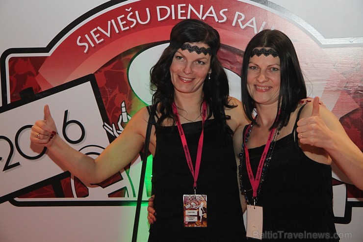 Populārais «Sieviešu dienas rallijs 2016» pulcē 5.03.2016 divās Latvijas starta pilsētās - Dobelē un Valmierā rekordlielu dalībnieču skaitu Populārais «Sieviešu dienas rallijs 2016» pulcē 5.03.2016 divās Latvijas starta pilsētās - Dobelē un Valmierā rekordlielu dalībnieču skaitu 170088