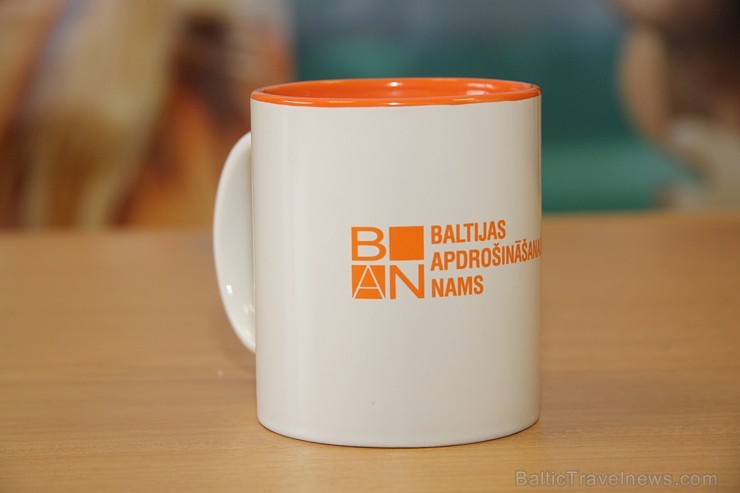 Gandrīz katrā birojā ir izveidojusies krūzīšu kolekcija, kur to daudzums pārsniedz darbinieku skaitu. Novērtējiet mūsu BalticTravelnews.com biroja kol Gandrīz katrā birojā ir izveidojusies krūzīšu kolekcija, kur to daudzums pārsniedz darbinieku skaitu. Novērtējiet mūsu BalticTravelnews.com biroja kol 170341