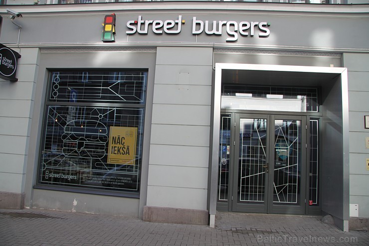 Uz Blaumaņa ielas Rīgā kopš marta vidus ir atvērusies jauna vietējo hamburgeru ēstuve «Street Burgers» Uz Blaumaņa ielas Rīgā kopš marta vidus ir atvērusies jauna vietējo hamburgeru ēstuve «Street Burgers» 170976