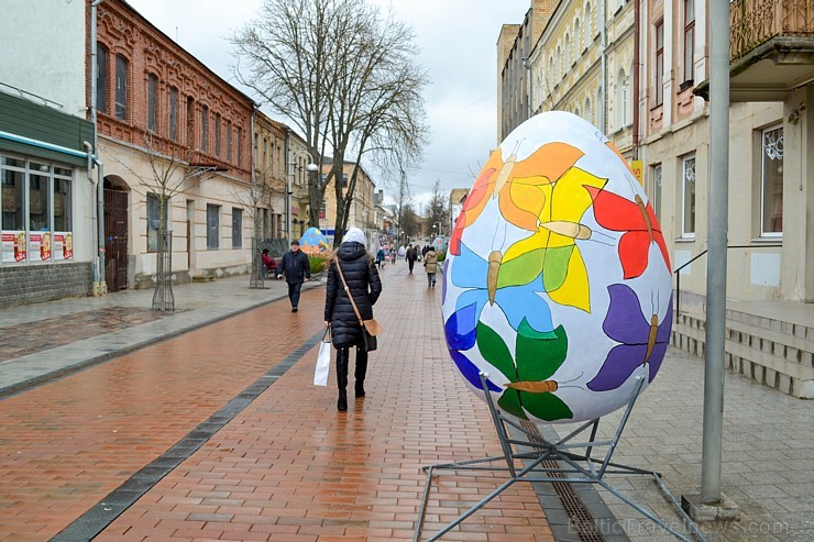 Daugavpilī aplūkojama krāšņa un raiba Lieldienu olu galerija 171001