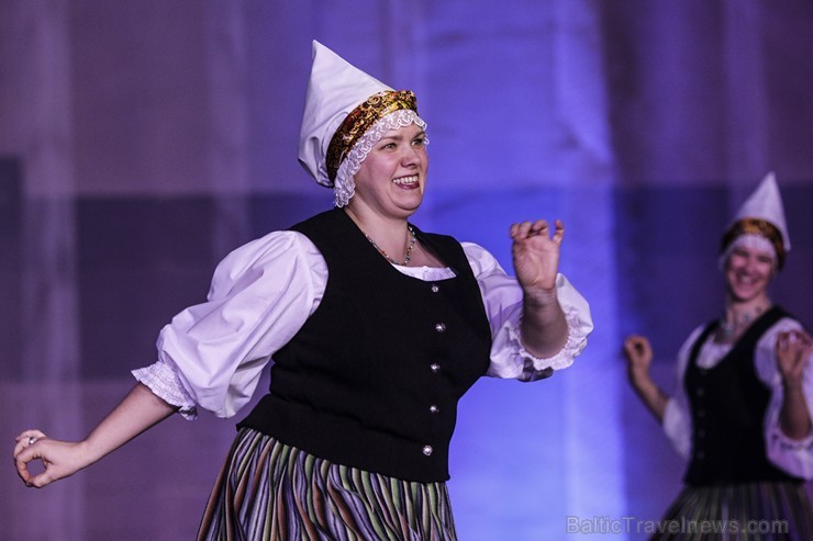 Piektais deju festivāls «Sasala jūrīna» Saulkrastos pulcē dejotājus no visas Latvijas 171114