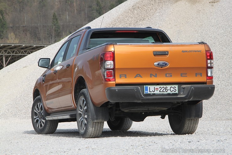 Travelnews.lv redakcija ar jauno Ford Ranger un instruktoru vadībā dodas Slovēnijas šķēršļu poligonā Travelnews.lv redakcija ar jauno Ford Ranger un instruktoru vadībā dodas Slovēnijas šķēršļu poligonā 172013
