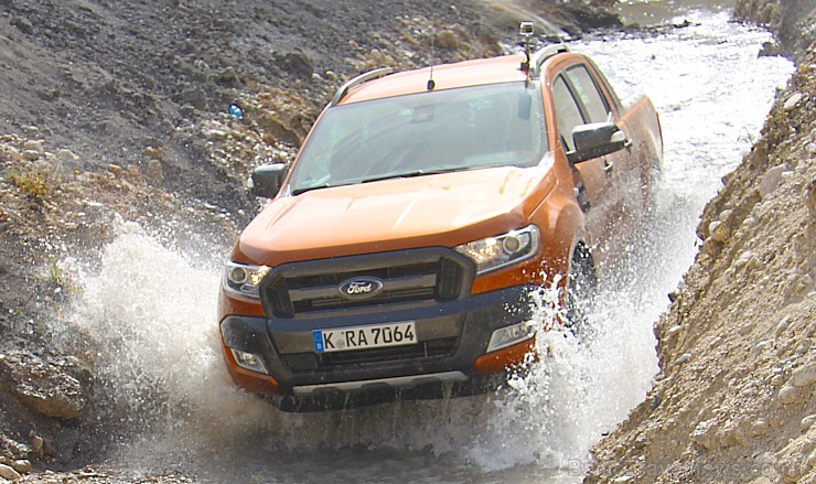 Travelnews.lv redakcija ar jauno Ford Ranger un instruktoru vadībā dodas Slovēnijas šķēršļu poligonā Travelnews.lv redakcija ar jauno Ford Ranger un instruktoru vadībā dodas Slovēnijas šķēršļu poligonā 172038