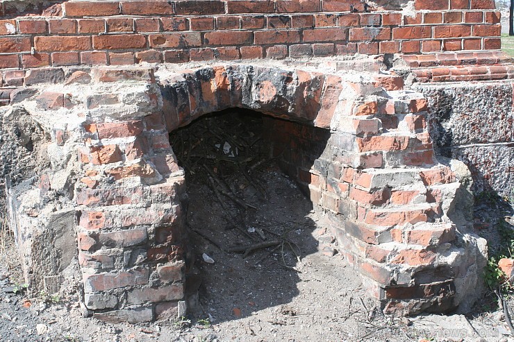 Liepājas Karostas cietums tika uzcelts 20. gadsimtā, kas sākotnēji bija hospitālis, taču kopš 1905. gada revolūcijas šī ēka tika izmantota kā militārp Liepājas Karostas cietums tika uzcelts 20. gadsimtā, kas sākotnēji bija hospitālis, taču kopš 1905. gada revolūcijas šī ēka tika izmantota kā militārp 172429