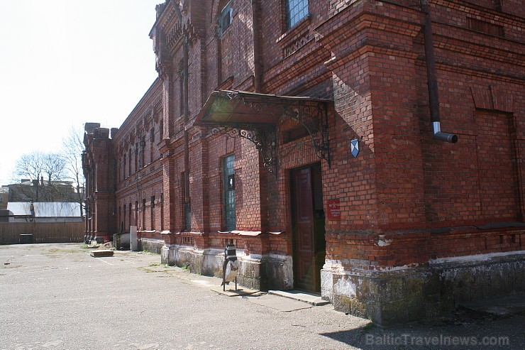 Liepājas Karostas cietums tika uzcelts 20. gadsimtā, kas sākotnēji bija hospitālis, taču kopš 1905. gada revolūcijas šī ēka tika izmantota kā militārp Liepājas Karostas cietums tika uzcelts 20. gadsimtā, kas sākotnēji bija hospitālis, taču kopš 1905. gada revolūcijas šī ēka tika izmantota kā militārp 172437