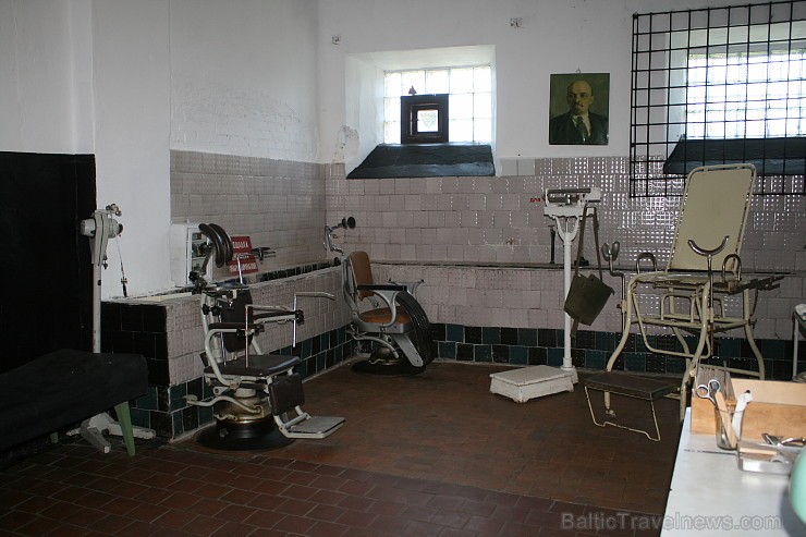 Liepājas Karostas cietums tika uzcelts 20. gadsimtā, kas sākotnēji bija hospitālis, taču kopš 1905. gada revolūcijas šī ēka tika izmantota kā militārp Liepājas Karostas cietums tika uzcelts 20. gadsimtā, kas sākotnēji bija hospitālis, taču kopš 1905. gada revolūcijas šī ēka tika izmantota kā militārp 172456