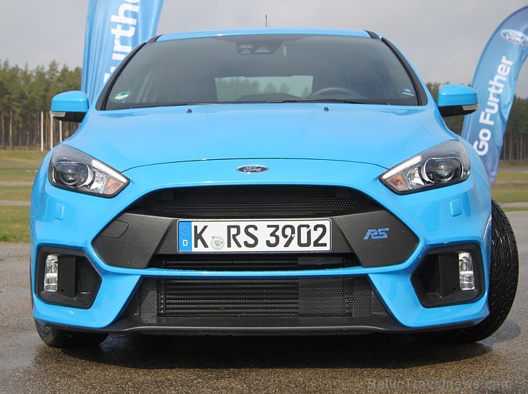 Travelnews.lv redakcija 19.04.2016 auto sporta trasē 333 cenšas savaldīt Ford Focus RS ar 350 zirgspēkiem Travelnews.lv redakcija 19.04.2016 auto sporta trasē 333 cenšas savaldīt Ford Focus RS ar 350 zirgspēkiem 172477