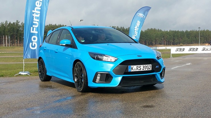 Travelnews.lv redakcija 19.04.2016 auto sporta trasē 333 cenšas savaldīt Ford Focus RS ar 350 zirgspēkiem Travelnews.lv redakcija 19.04.2016 auto sporta trasē 333 cenšas savaldīt Ford Focus RS ar 350 zirgspēkiem 172482