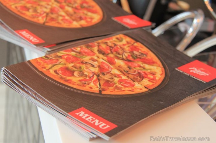 Pirmā «Pizza Hut» restorāna Latvijā atvēršana 172617