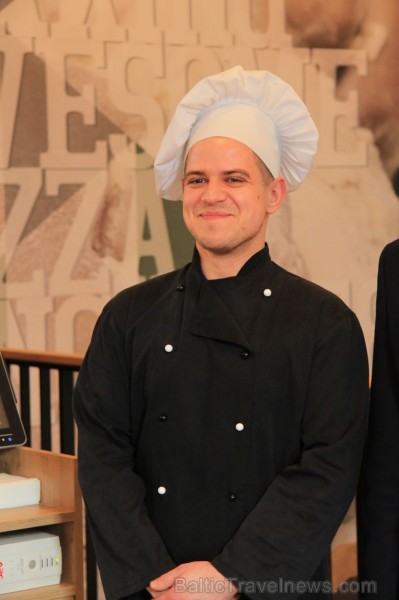 Pirmā «Pizza Hut» restorāna Latvijā atvēršana 172627