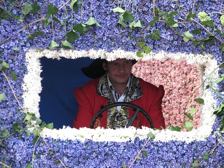 Ziedošie lauki ceļmalās un krāšņais Keikenhofas dārzs, kurā pabijis, šķiet, katrs trešais latvietis, pārsteidz ik pavasari. Foto: Una Griškeviča Ziedošie lauki ceļmalās un krāšņais Keikenhofas dārzs, kurā pabijis, šķiet, katrs trešais latvietis, pārsteidz ik pavasari. Foto: Una Griškeviča 173140