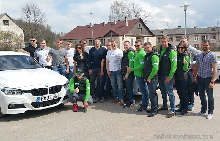 Latvijas bobslejisti, skeletonisti un kamaniņu braucēji ar Inchcape BM Auto iniciatīvu 3.05.2016 dodas Vidzemes ceļos ar jaudīgajiem BMW M modeļiem Latvijas bobslejisti, skeletonisti un kamaniņu braucēji ar Inchcape BM Auto iniciatīvu 3.05.2016 dodas Vidzemes ceļos ar jaudīgajiem BMW M modeļiem 173605