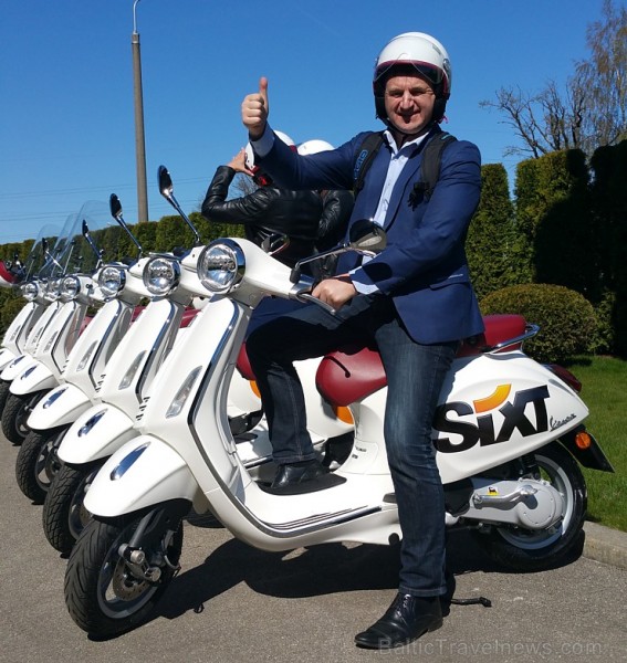 Autonoma «Sixt Latvija» piedāvā ar motorolleriem «Vespa» iepazīt citādu Rīgu un Travelnews.lv direktors Aivars Mackevičs Autonoma «Sixt Latvija» piedāvā ar motorolleriem «Vespa» iepazīt citādu Rīgu un Travelnews.lv direktors Aivars Mackevičs 174364