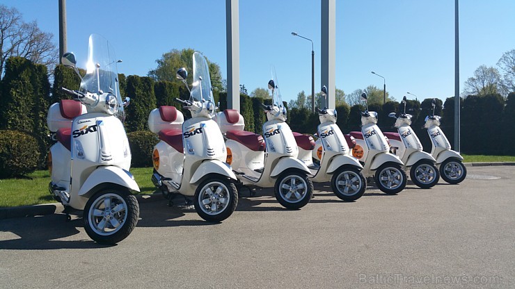Autonoma «Sixt Latvija» piedāvā ar motorolleriem «Vespa» iepazīt citādu Rīgu un Travelnews.lv to izdara Autonoma «Sixt Latvija» piedāvā ar motorolleriem «Vespa» iepazīt citādu Rīgu un Travelnews.lv to izdara 174365