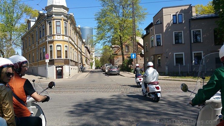 Autonoma «Sixt Latvija» piedāvā ar motorolleriem «Vespa» iepazīt citādu Rīgu un Travelnews.lv to izdara Autonoma «Sixt Latvija» piedāvā ar motorolleriem «Vespa» iepazīt citādu Rīgu un Travelnews.lv to izdara 174369