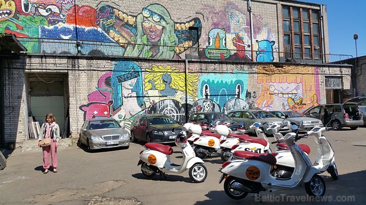 Autonoma «Sixt Latvija» piedāvā ar motorolleriem «Vespa» iepazīt citādu Rīgu un Travelnews.lv to izdara Autonoma «Sixt Latvija» piedāvā ar motorolleriem «Vespa» iepazīt citādu Rīgu un Travelnews.lv to izdara 174393