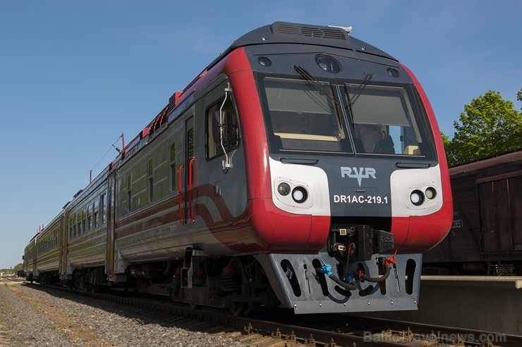 Travelnews.lv Siguldā sagaida pirmo modernizētā dīzeļvilciena reisu no Rīgas 174456